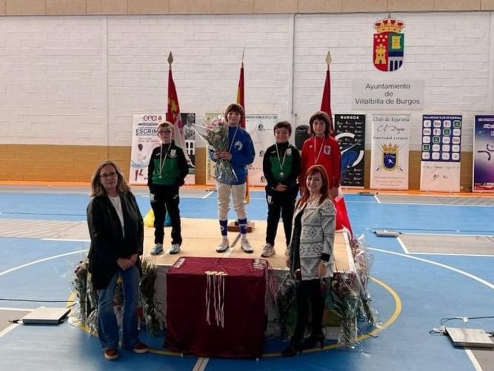 Dos Medallas Para El Club Santa Teresa En Burgos Noticias Diario De Vila