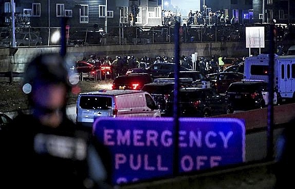 En Mineápolis se registraron movilizaciones en coche que colapsaron la ciudad.