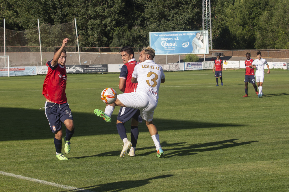 Partido de fútbol Real Á?vila - Ribert.  / ISABEL GARCÍA