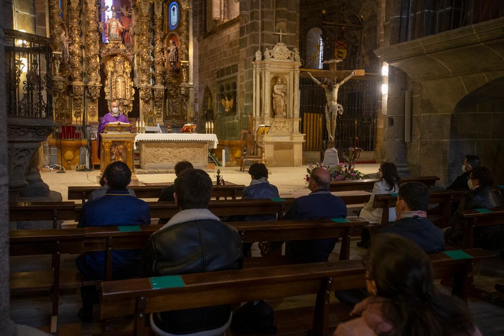 Misa en San Pedro Semana Santa.  / ISABEL GARCÍA