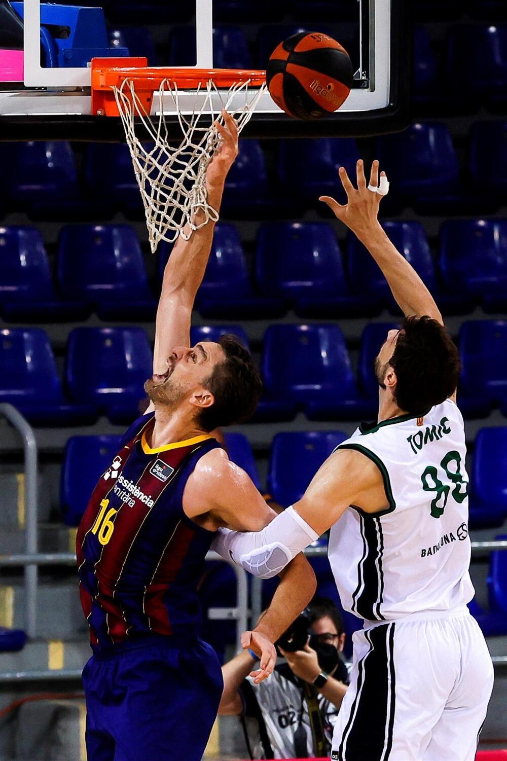 El Barça se levanta ante el Joventut