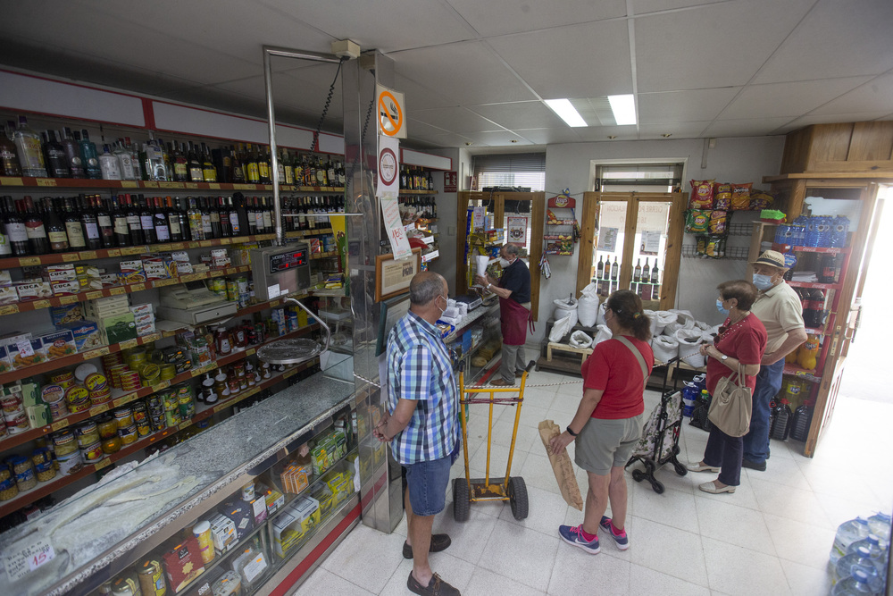 Ášltimo dÁ­a de apertura de la tienda La Blanquita.  / ISABEL GARCÍA