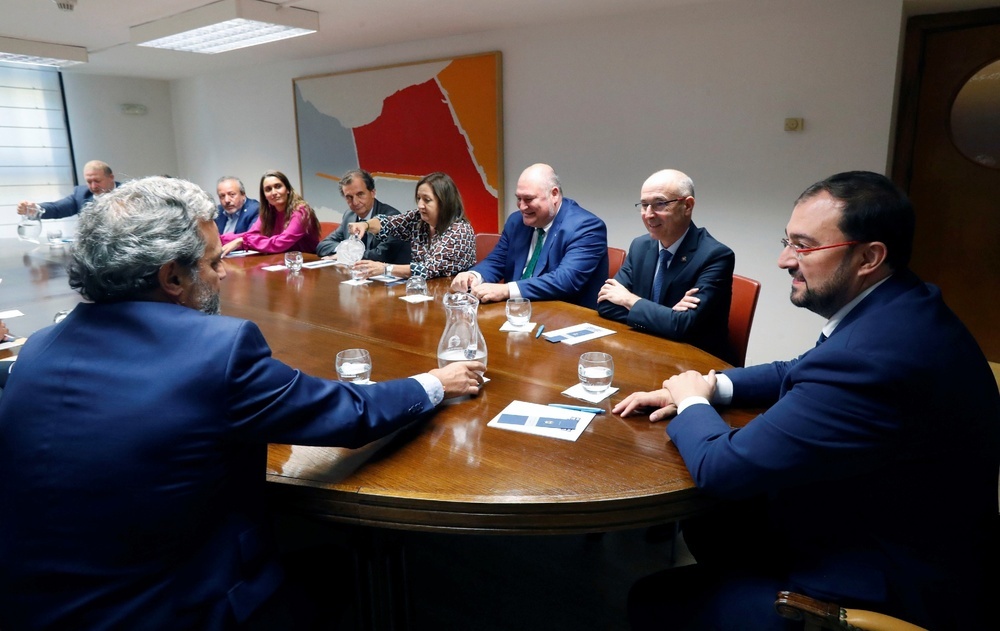 Recepción a la delegación abulense del presidente de Asturias