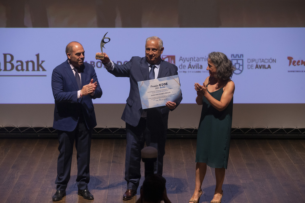 XVII Premios Empresariales de CEOE Ávila, Lienzo Norte.  / ISABEL GARCÍA