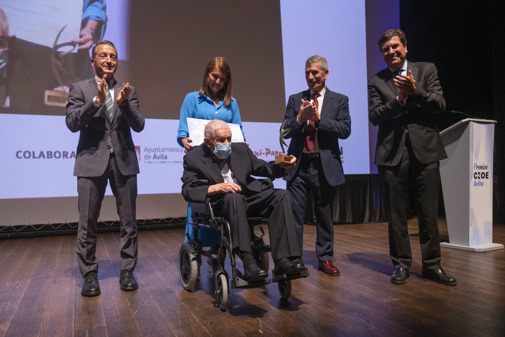 XVII Premios Empresariales de CEOE Ávila, Lienzo Norte.  / ISABEL GARCÍA