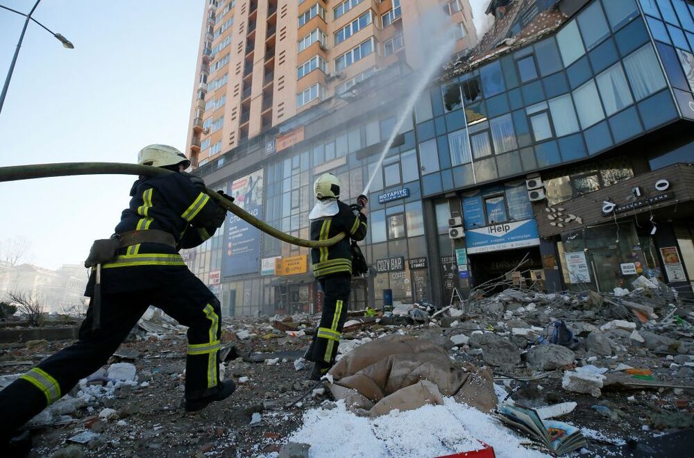 Kiev resiste los bombardeos de las tropas rusas