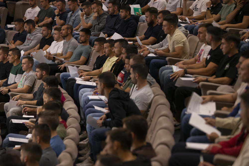 Comienzo de curso de los alumnos de primer año de la Escuela de Policia.  / ISABEL GARCÍA