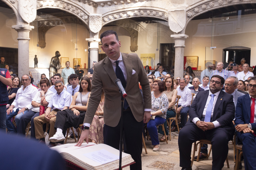 Pleno de constitución de la Diputación
de Ávila.  / ISABEL GARCÍA