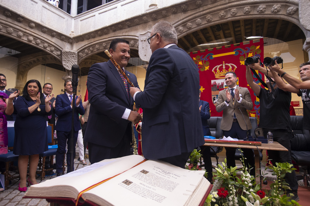 Pleno de constitución de la Diputación
de Ávila. Nombramiento de Carlos García como presidente de la Diputación.  / ISABEL GARCÍA