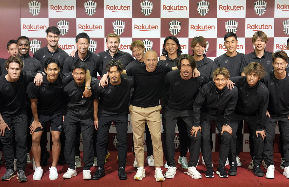 Spanish soccer player Andres Iniesta of Vissel Kobe attends press conference  / EFE