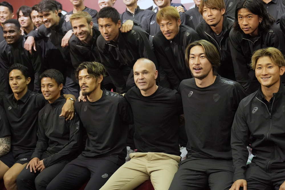 Spanish soccer player Andres Iniesta of Vissel Kobe attends press conference  / EFE