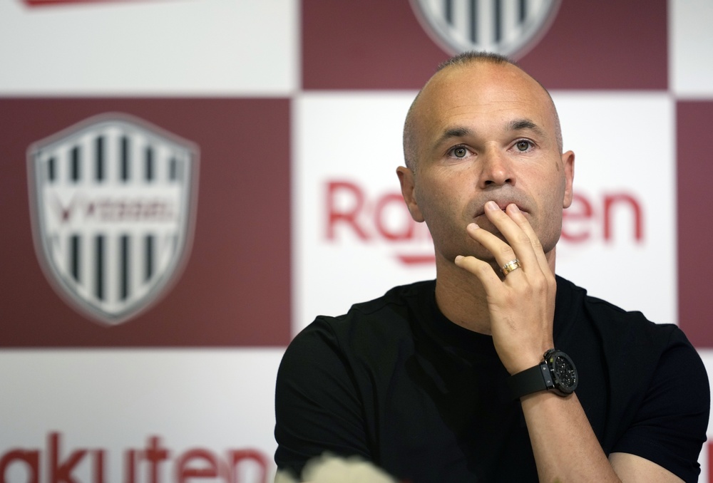 Spanish soccer player Andres Iniesta of Vissel Kobe attends press conference  / EFE