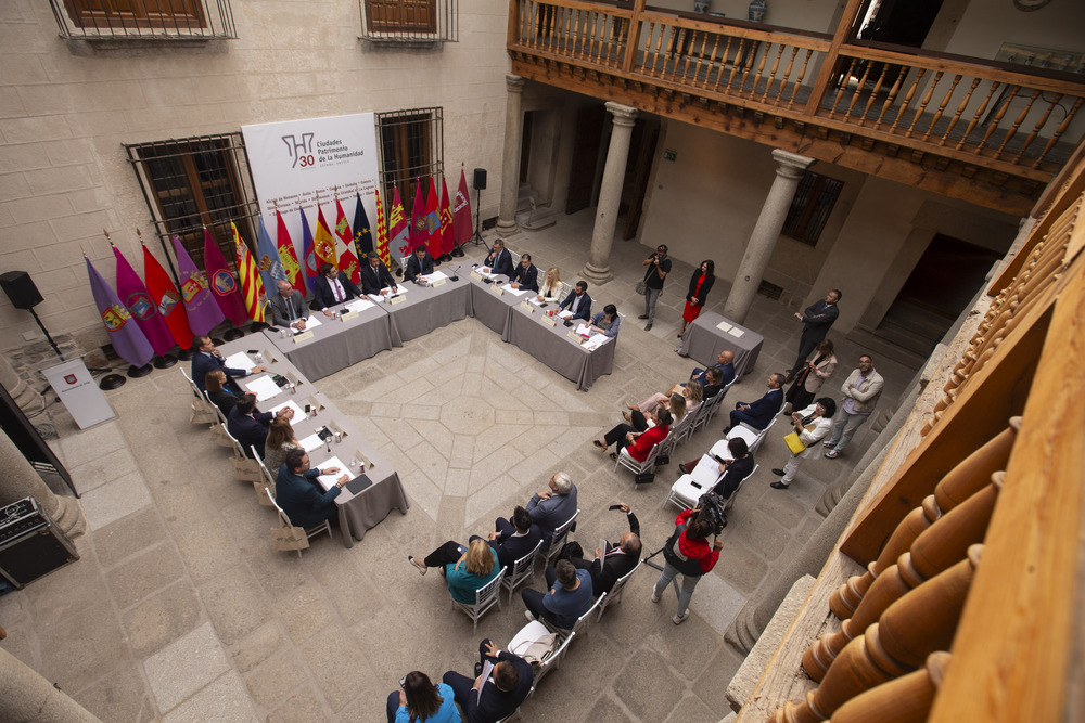 Asamblea Extraordinaria Grupo Ciudades Patrimonio de la Humanidad de España (GCPHE) por el 30 aniversario. Palacio de Superunda: Inicio de la Asamblea Extraordinaria.  / ISABEL GARCÍA