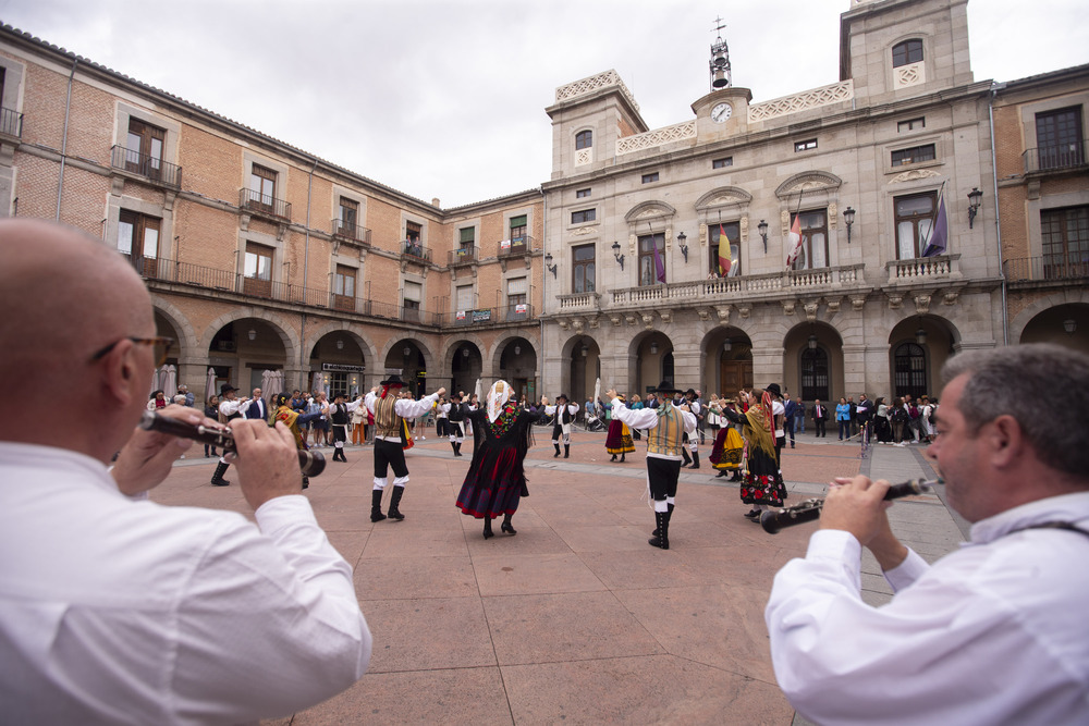 Asamblea Extraordinaria Grupo Ciudades Patrimonio de la Humanidad de España (GCPHE) por el 30 aniversario. Demostración de Bailes Regionales a cargo del grupo Folclórico Urdimbre.  / ISABEL GARCÍA