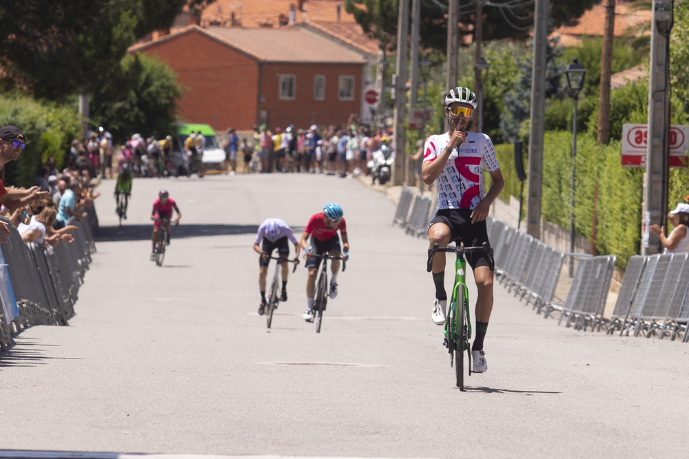 Tercera y última etapa de la vuelta ciclista Ávila que termina en Barraco.  / ISABEL GARCÍA