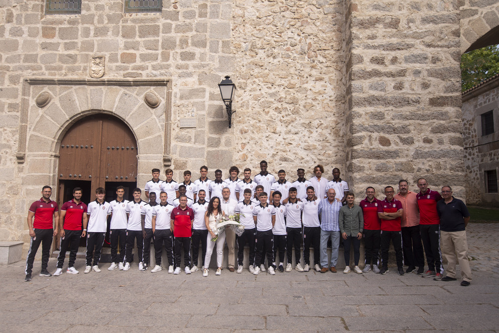 Celebración del centenario del Real Ávila.  / ISABEL GARCÍA