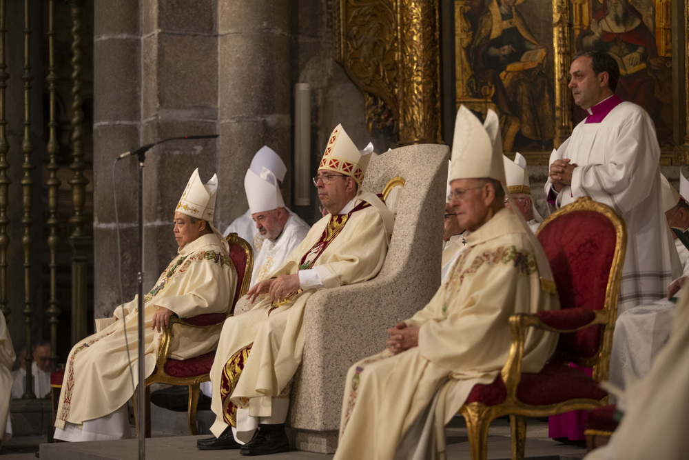 Ordenación espiscopal de Jesús Rico, nuevo obispo de Ávila.  / DAVID CASTRO