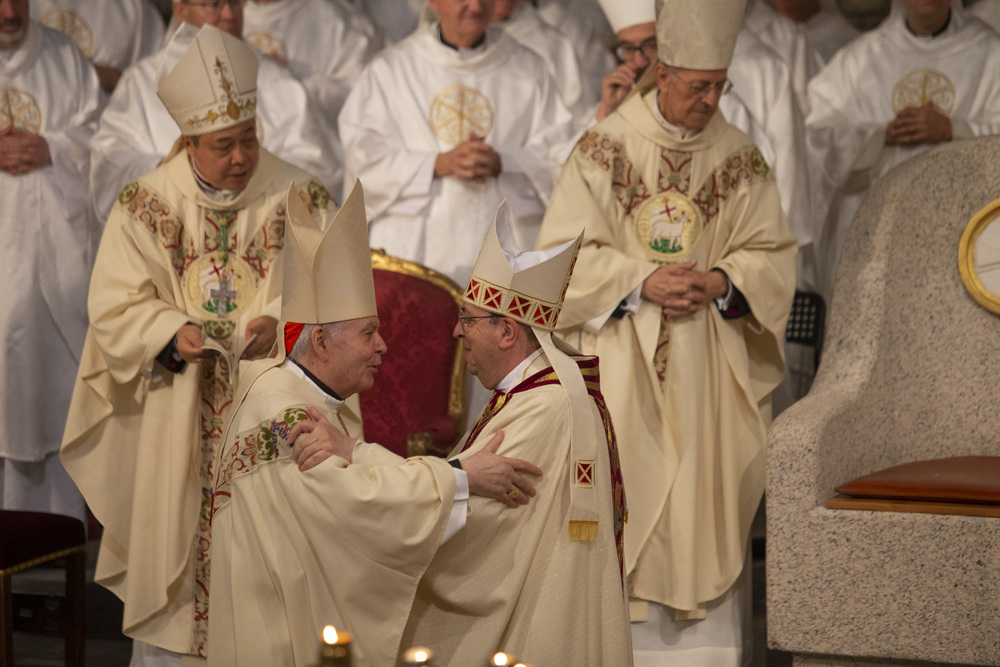 Ordenación espiscopal de Jesús Rico, nuevo obispo de Ávila.  / DAVID CASTRO