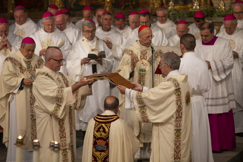 Ordenación espiscopal de Jesús Rico, nuevo obispo de Ávila.  / DAVID CASTRO