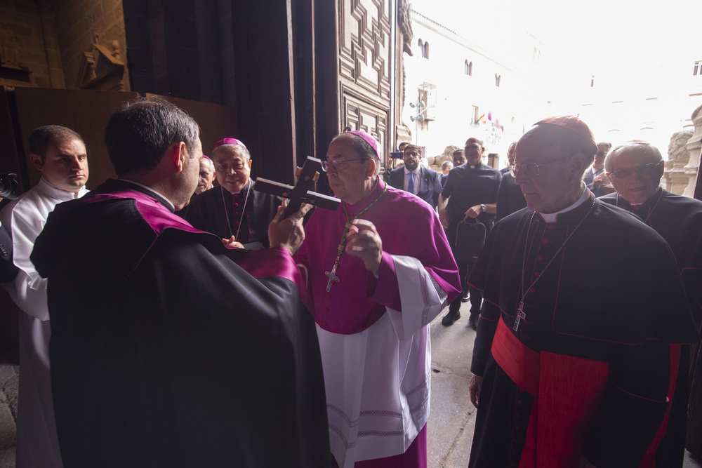 Ordenación espiscopal de Jesús Rico, nuevo obispo de Ávila.  / DAVID CASTRO