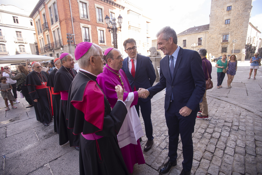 Ordenación espiscopal de Jesús Rico, nuevo obispo de Ávila.  / DAVID CASTRO