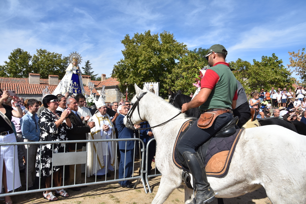 Romería en la ermita de Sonsoles  / GONZALO GLEZ. DE VEGA Y POMAR