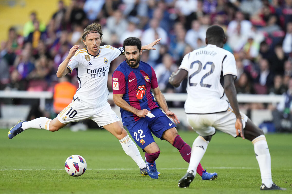 FC Barcelona vs. Real Madrid  / SIU WU