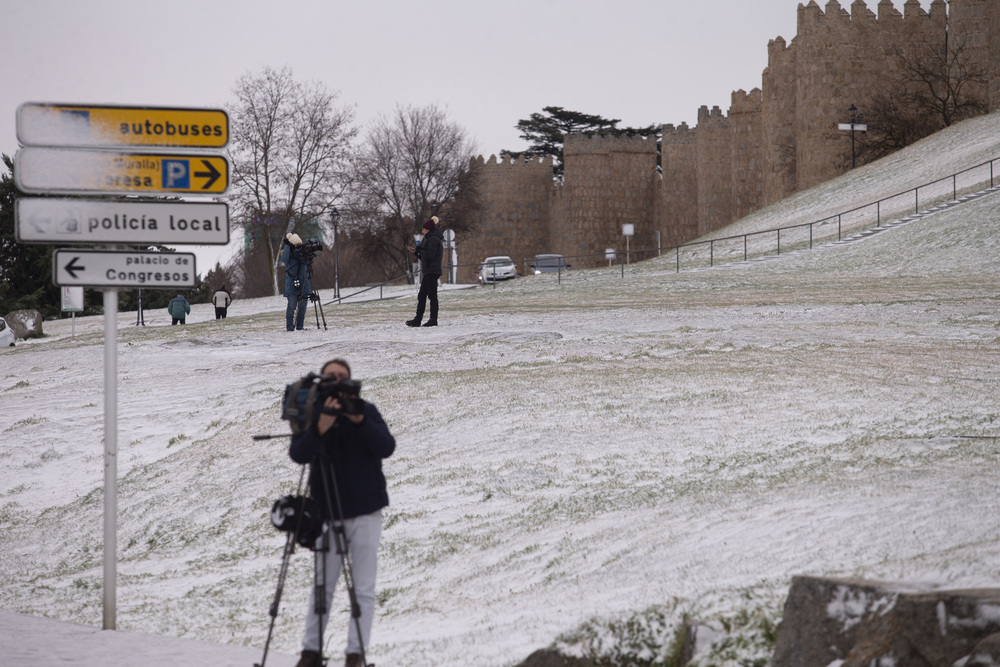 Nieve y bajada de las temperaturas en Ávila.  / DAVID CASTRO