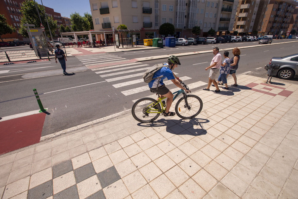 Circulando por el carril bici de la discordia