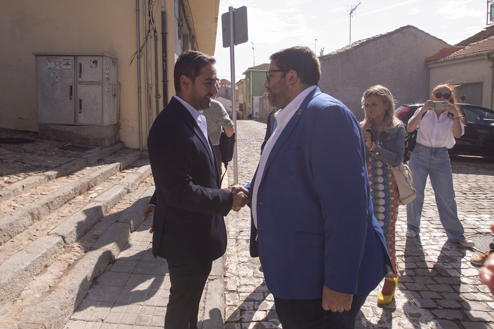 Inauguración y puesta en funcionamiento de las escaleras mecánicas en la Cuesta Antigua  / ISABEL GARCÍA