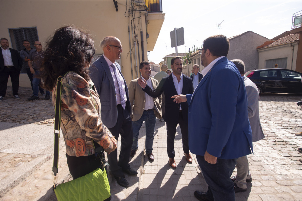 Inauguración y puesta en funcionamiento de las escaleras mecánicas en la Cuesta Antigua  / ISABEL GARCÍA