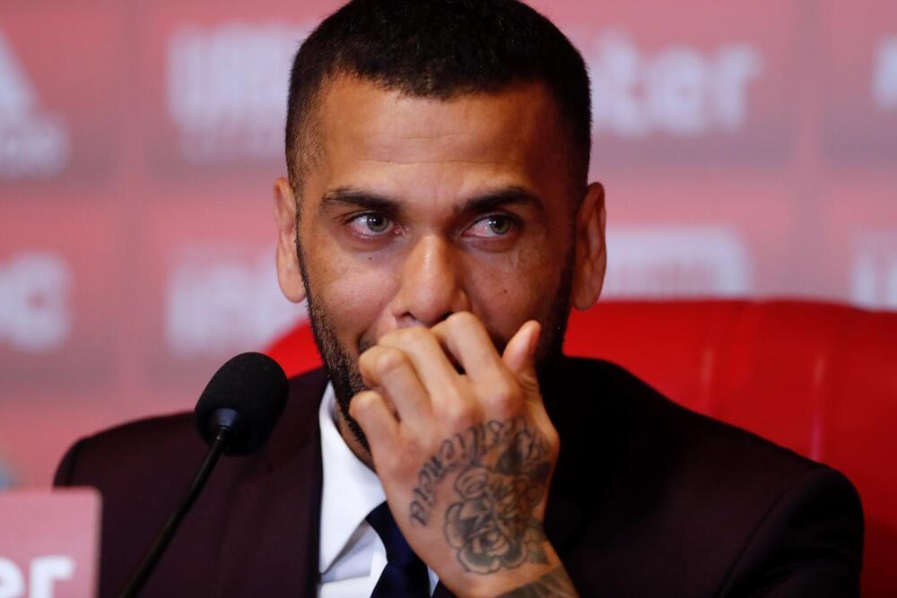 La Justicia mantiene a Dani Alves en prisión preventiva