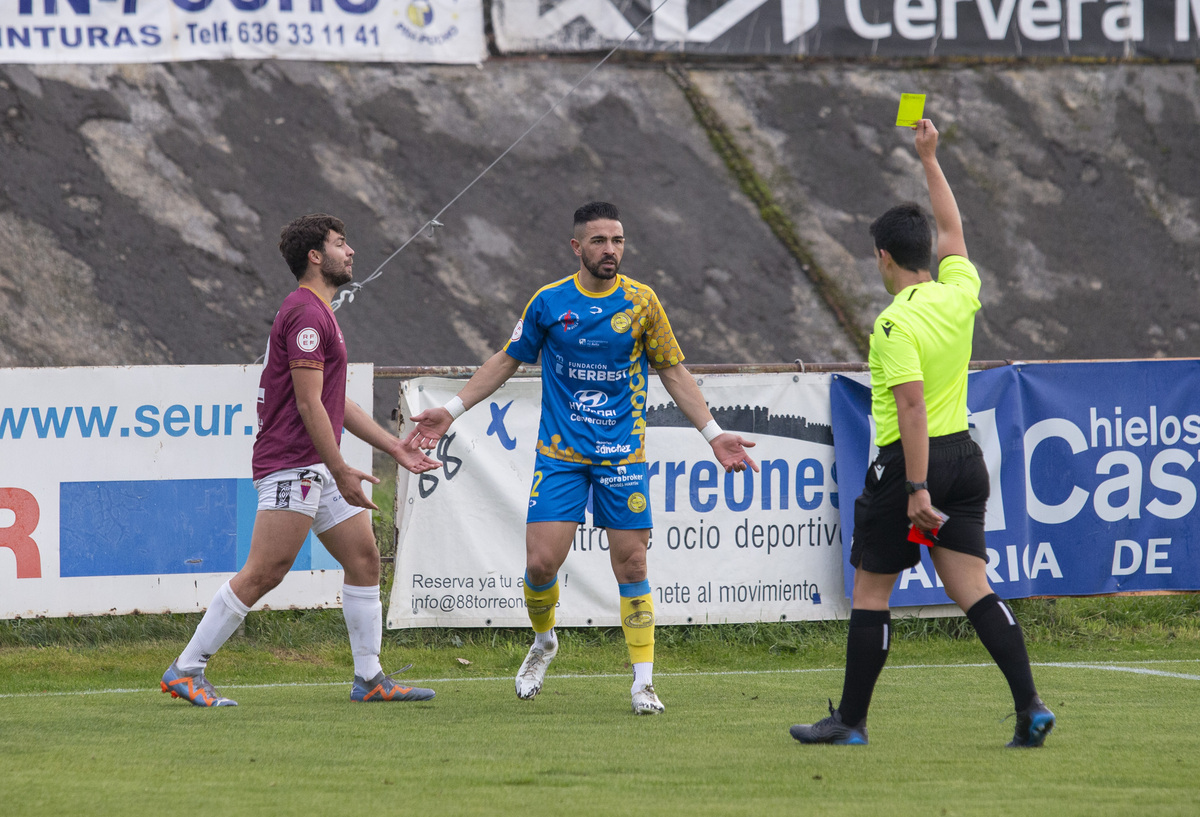 Derbi Real Ávila-Diocesanos.  / DAVID CASTRO