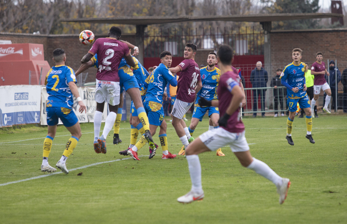 Derbi Real Ávila-Diocesanos.  / DAVID CASTRO