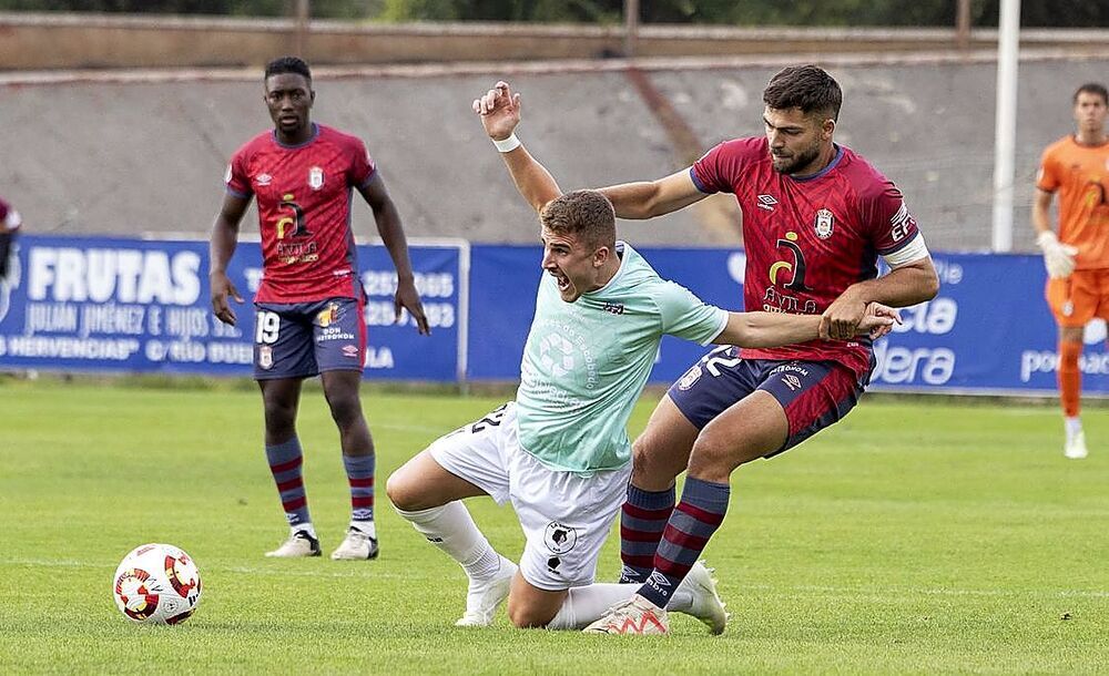 El Real Ávila se enreda ante el Escobedo