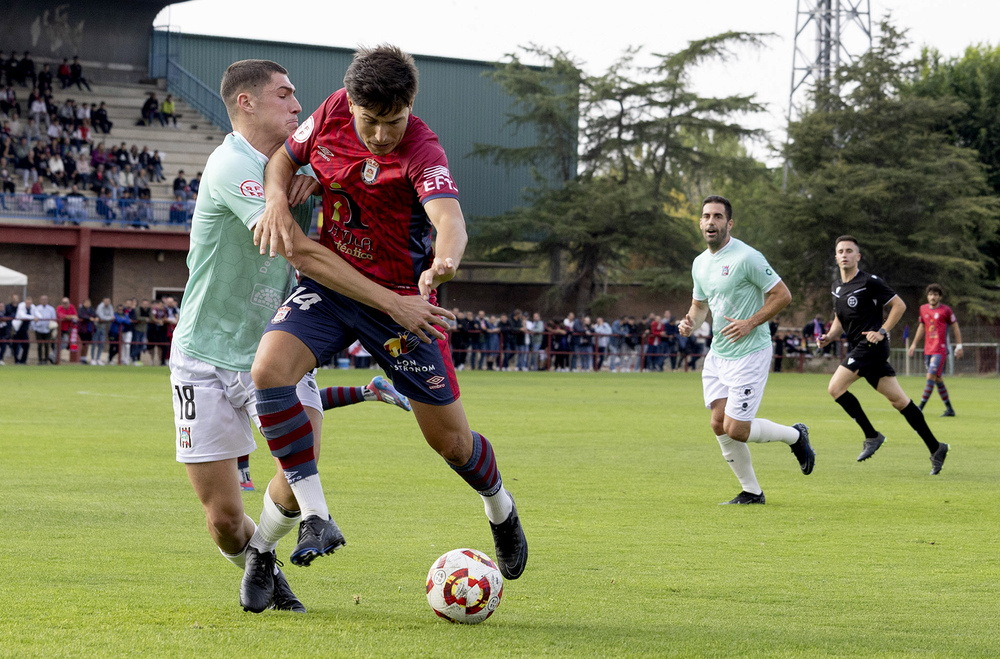 El Real Ávila se enreda ante el Escobedo