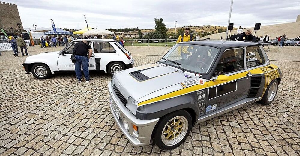 Concentración de Renault 5 GT Turbo a los pies de la Muralla