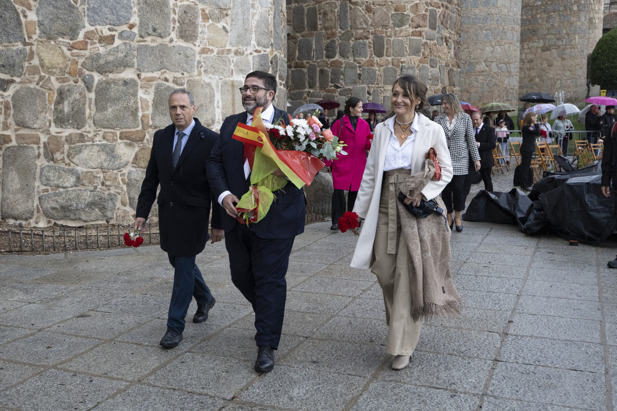 Ofrenda floral de Santa Teresa.  / ISABEL GARCÍA