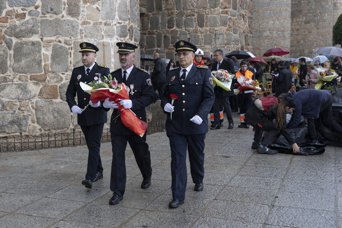 Ofrenda floral de Santa Teresa.  / ISABEL GARCÍA