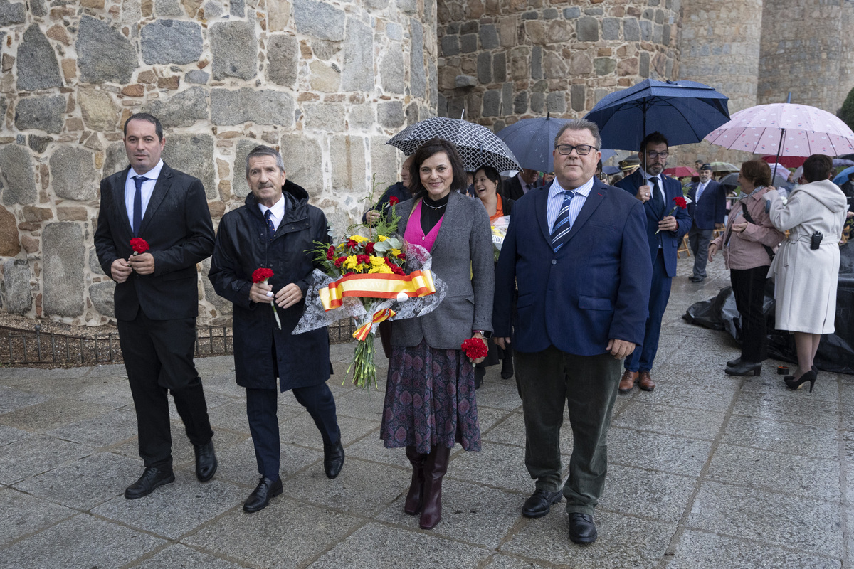 Ofrenda floral de Santa Teresa.  / ISABEL GARCÍA