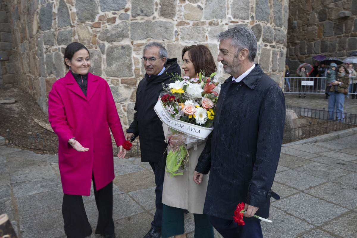 Ofrenda floral de Santa Teresa.  / ISABEL GARCÍA