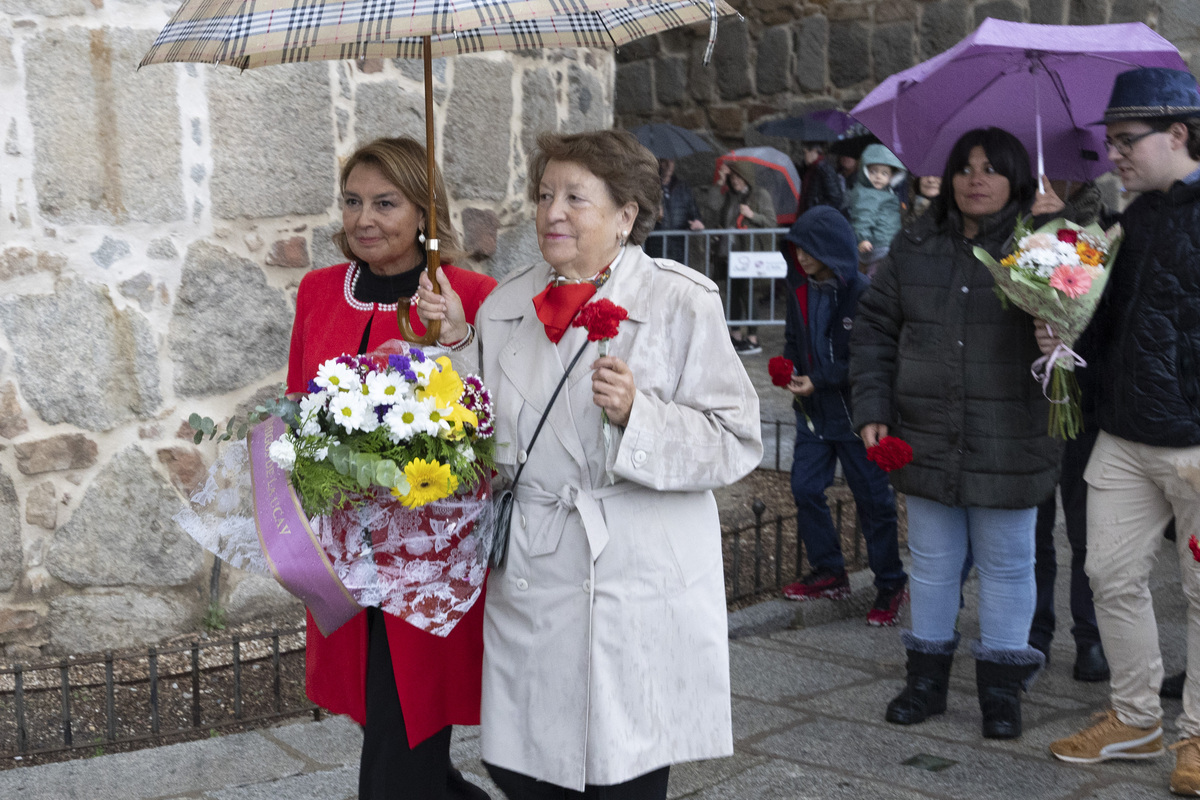 Ofrenda floral de Santa Teresa.  / ISABEL GARCÍA