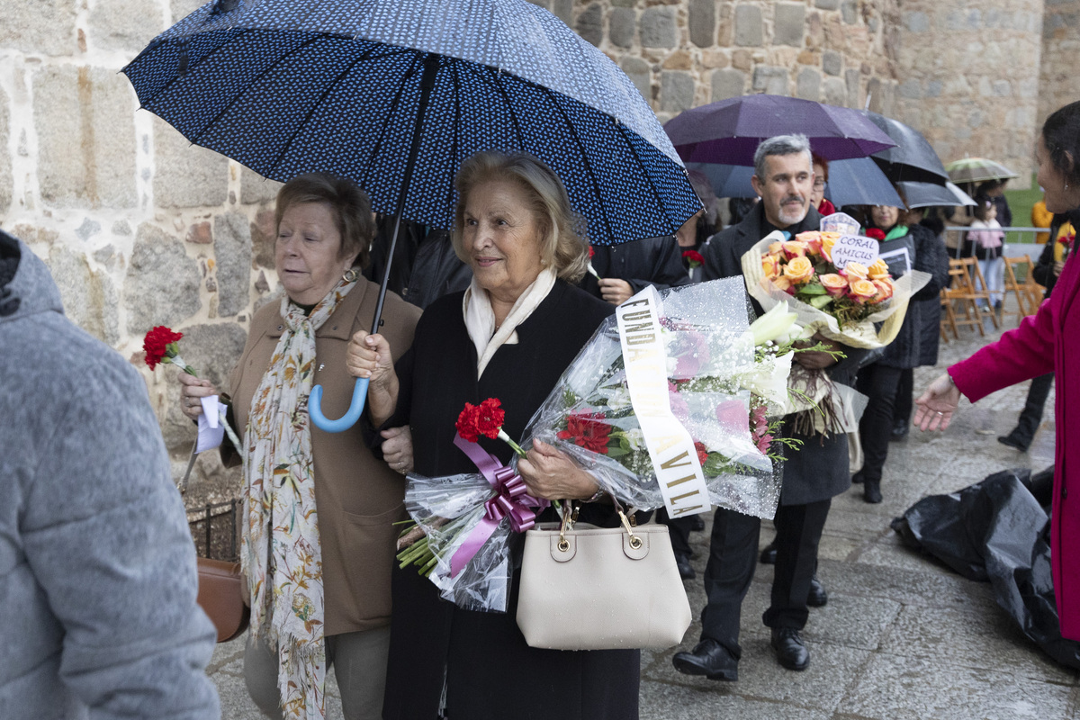 Ofrenda floral de Santa Teresa.  / ISABEL GARCÍA