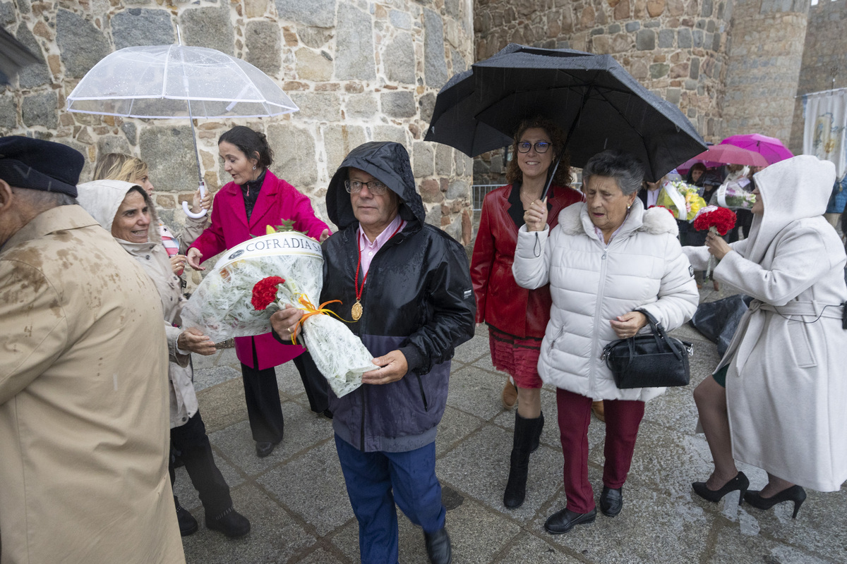 Ofrenda floral de Santa Teresa.  / ISABEL GARCÍA