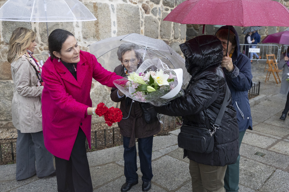 Ofrenda floral de Santa Teresa.  / ISABEL GARCÍA