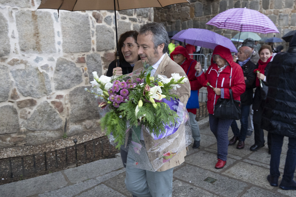 Ofrenda floral de Santa Teresa.  / ISABEL GARCÍA