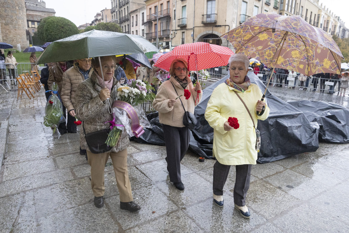 Ofrenda floral de Santa Teresa.  / ISABEL GARCÍA