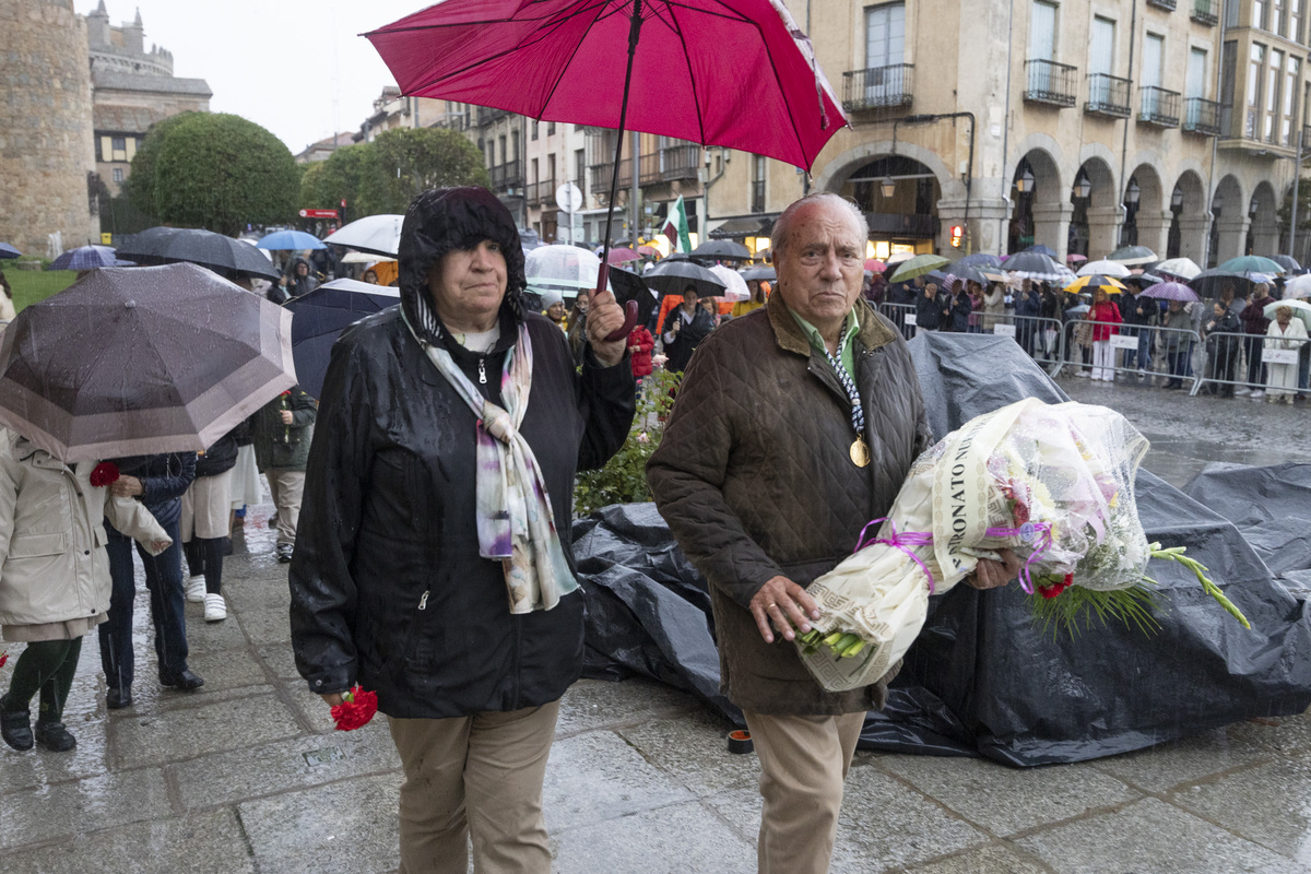 Ofrenda floral de Santa Teresa.  / ISABEL GARCÍA