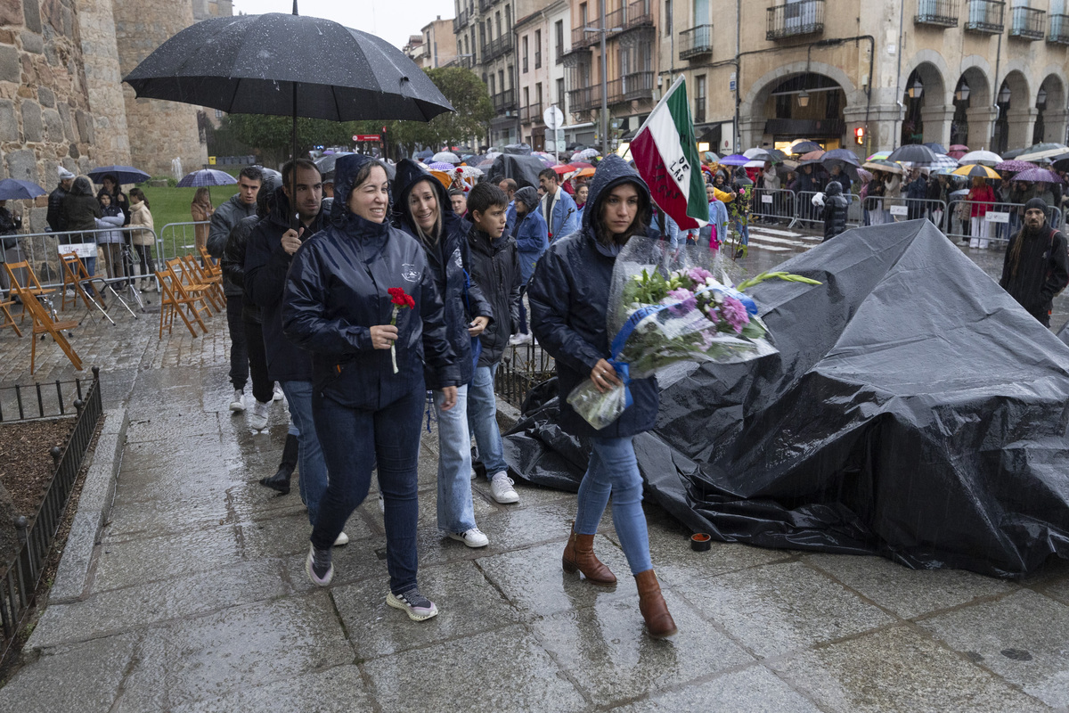 Ofrenda floral de Santa Teresa.  / ISABEL GARCÍA