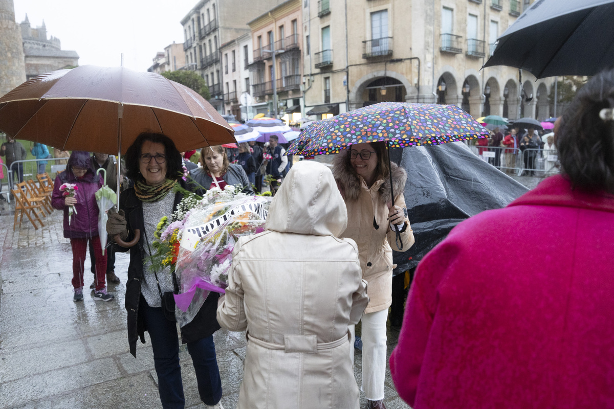 Ofrenda floral de Santa Teresa.  / ISABEL GARCÍA